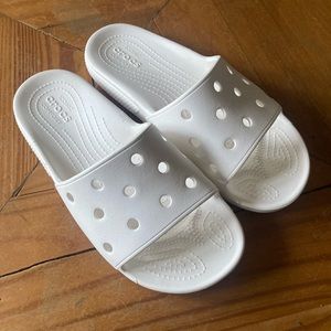 Crocs white mens 9 woman’s 11 bought new but too small